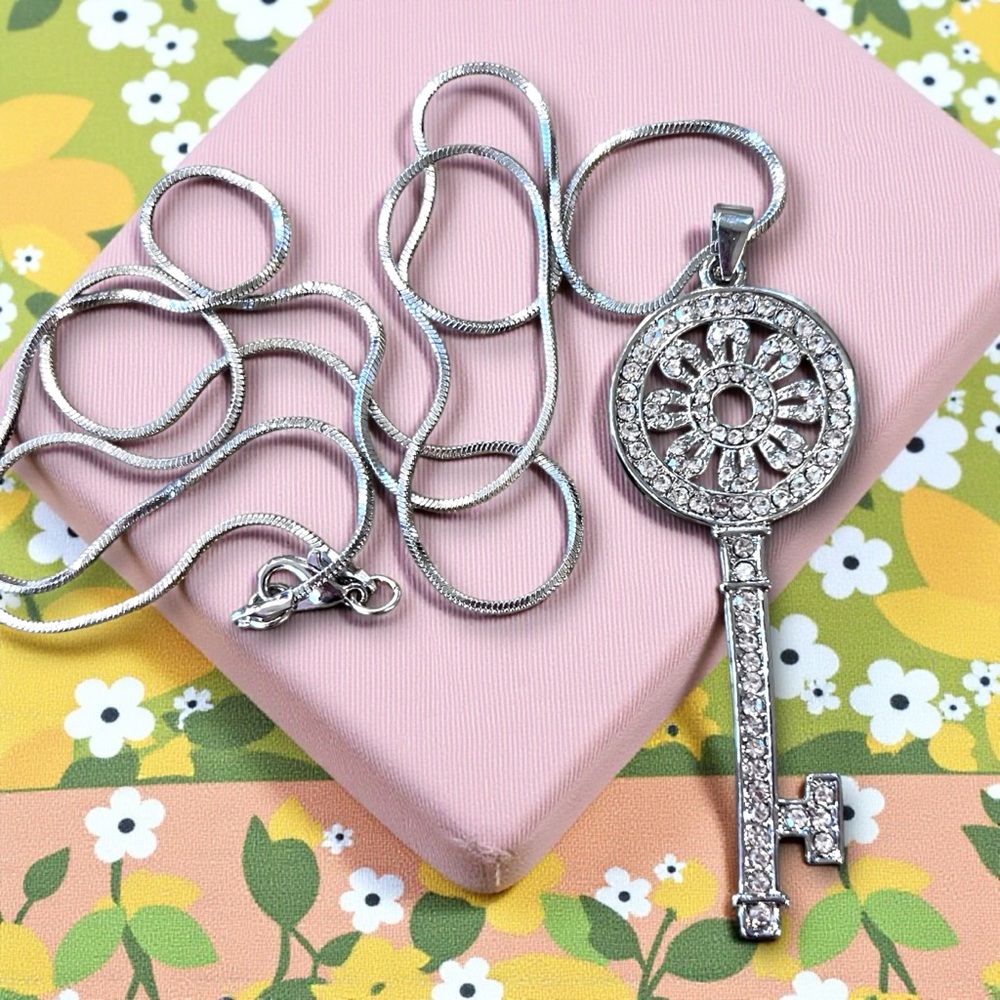 Rhinestone Key Pendant Necklace - Picture 4 of 17